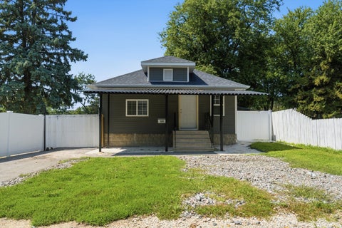 Photo of 531 Algonquin Street, Joliet, IL 60432 (MLS # 12742454)