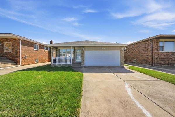 1111 HERBERT BRECLAW DR, CALUMET CITY, IL 60409 - Image 0cce99c32e38e68e02566c10ecdf1bc8/452683861