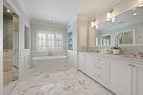 Tiny photo for 99 Tudor Place, Kenilworth, IL 60043 (MLS # 12629822)