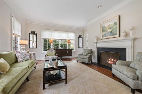Tiny photo for 99 Tudor Place, Kenilworth, IL 60043 (MLS # 12629822)