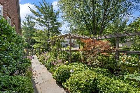 Tiny photo for 99 Tudor Place, Kenilworth, IL 60043 (MLS # 12629822)