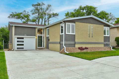 Tiny photo for 9810 N Lauren Lane, Niles, IL 60714 (MLS # 12398358)