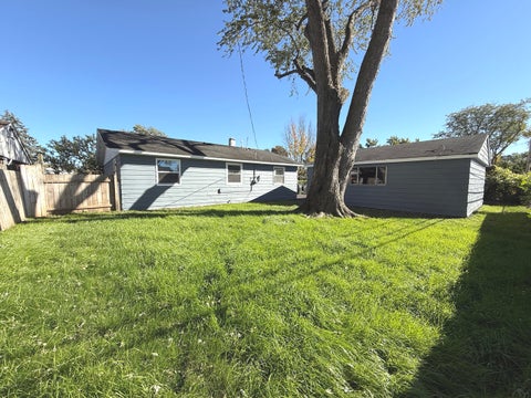 Tiny photo for 233 Ensenada Drive, Carpentersville, IL 60110 (MLS # 12788805)