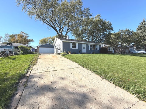 Tiny photo for 233 Ensenada Drive, Carpentersville, IL 60110 (MLS # 12788805)