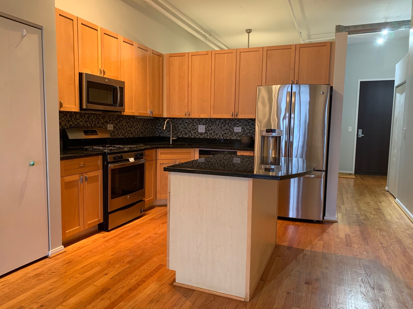 950 W Monroe Street 407