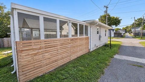 Tiny photo for 710 Catherine Street, Metropolis, IL 62960 (MLS # 12763410)