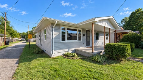 Tiny photo for 710 Catherine Street, Metropolis, IL 62960 (MLS # 12763410)