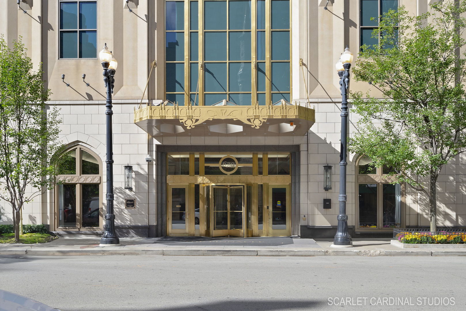 21 E Huron Street 4301