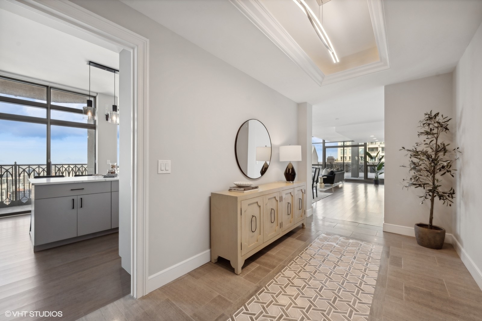 21 E Huron Street 4301