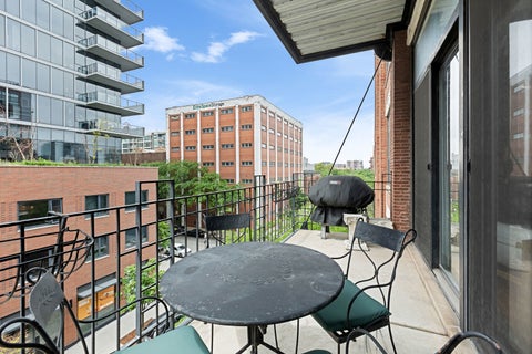 Tiny photo for 850 W Adams Street #4B, Chicago, IL 60607 (MLS # 12741487)
