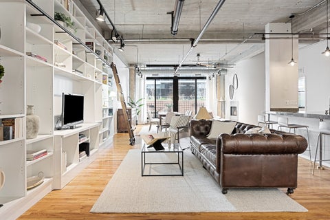 Tiny photo for 850 W Adams Street #4B, Chicago, IL 60607 (MLS # 12741487)
