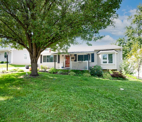 Tiny photo for 303 MacGregor Road, Lockport, IL 60441 (MLS # 12734542)