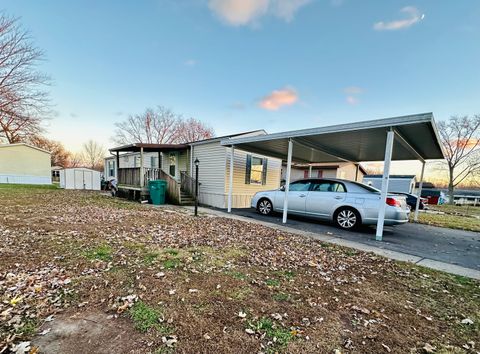 Photo of 418 Carriage Lane Estates #418, Streator, IL 61364 (MLS # 12524593)