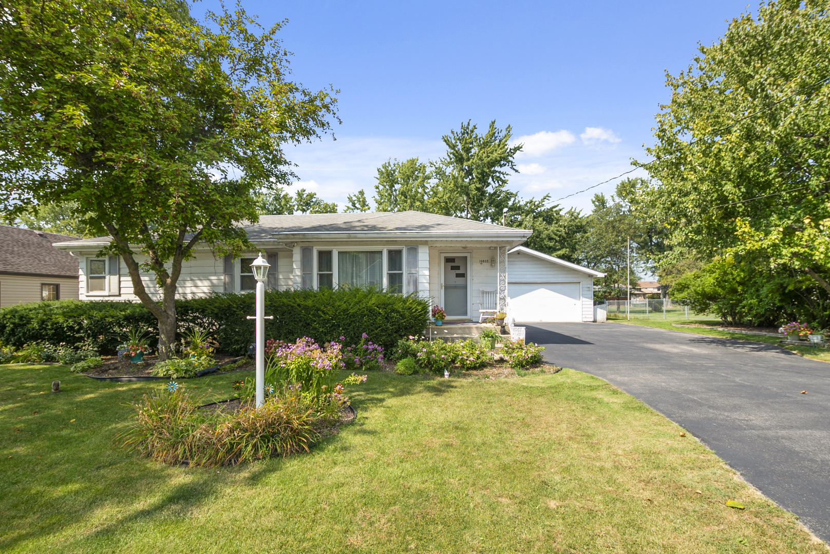 10832 Carpenter Street