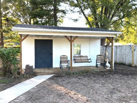 Tiny photo for 2633 S BROADWAY Avenue, Salem, IL 62881 (MLS # EB459947)