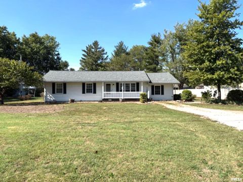 Tiny photo for 2633 S BROADWAY Avenue, Salem, IL 62881 (MLS # EB459947)