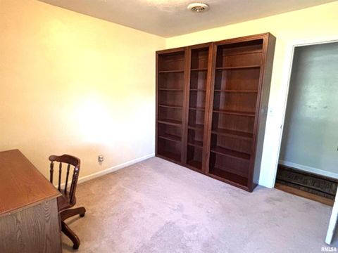 Tiny photo for 2633 S BROADWAY Avenue, Salem, IL 62881 (MLS # EB459947)