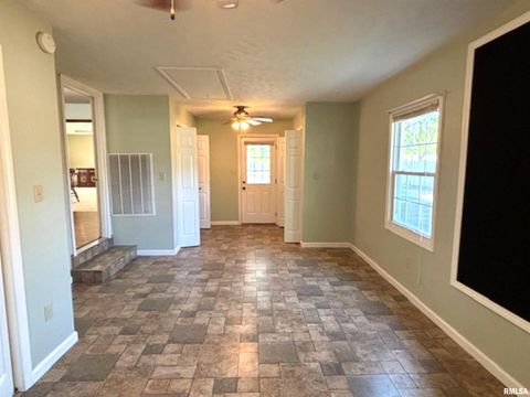 Tiny photo for 2633 S BROADWAY Avenue, Salem, IL 62881 (MLS # EB459947)