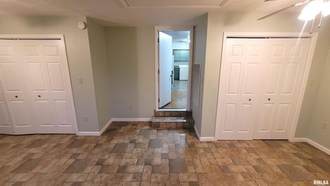 Tiny photo for 2633 S BROADWAY Avenue, Salem, IL 62881 (MLS # EB459947)