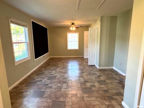 Tiny photo for 2633 S BROADWAY Avenue, Salem, IL 62881 (MLS # EB459947)