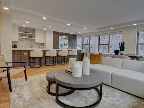 Tiny photo for 2970 N Lake Shore Drive #4D-4E, Chicago, IL 60657 (MLS # 12589510)