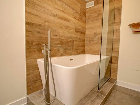 Tiny photo for 2970 N Lake Shore Drive #4D-4E, Chicago, IL 60657 (MLS # 12589510)