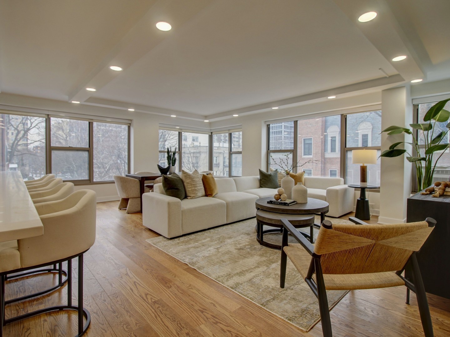 2970 N Lake Shore Drive 4D-4E