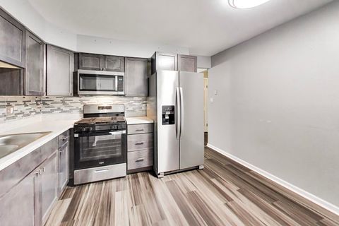 Tiny photo for 1313 S Rebecca Road #116B, Lombard, IL 60148 (MLS # 12671061)