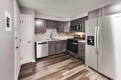 Tiny photo for 1313 S Rebecca Road #116B, Lombard, IL 60148 (MLS # 12671061)