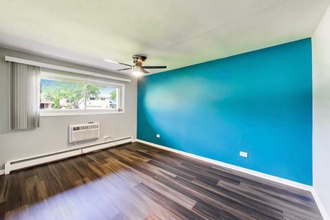 Tiny photo for 1313 S Rebecca Road #116B, Lombard, IL 60148 (MLS # 12671061)