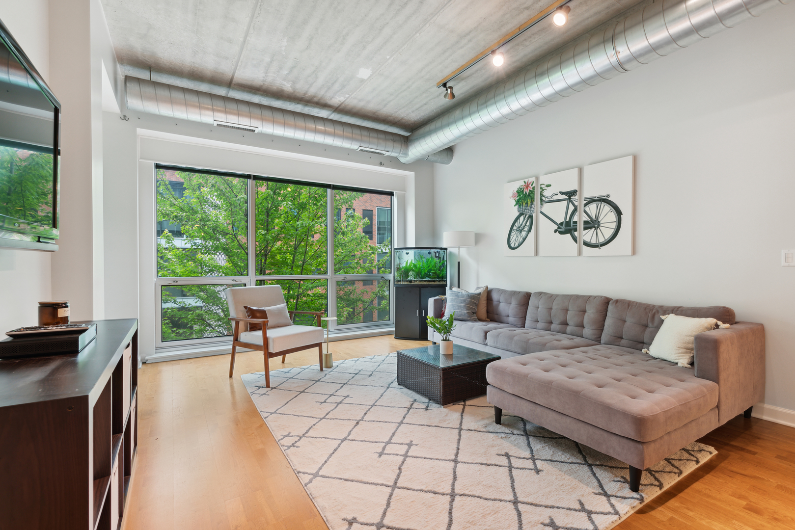 845 N KINGSBURY Street 315