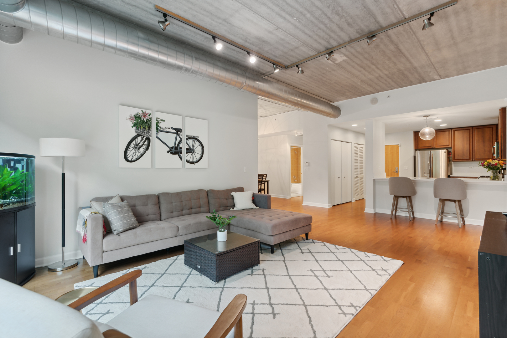 845 N KINGSBURY Street 315