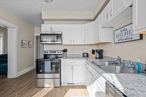 Tiny photo for 1415 N Main Street, Davenport, IA 52803 (MLS # 12617662)