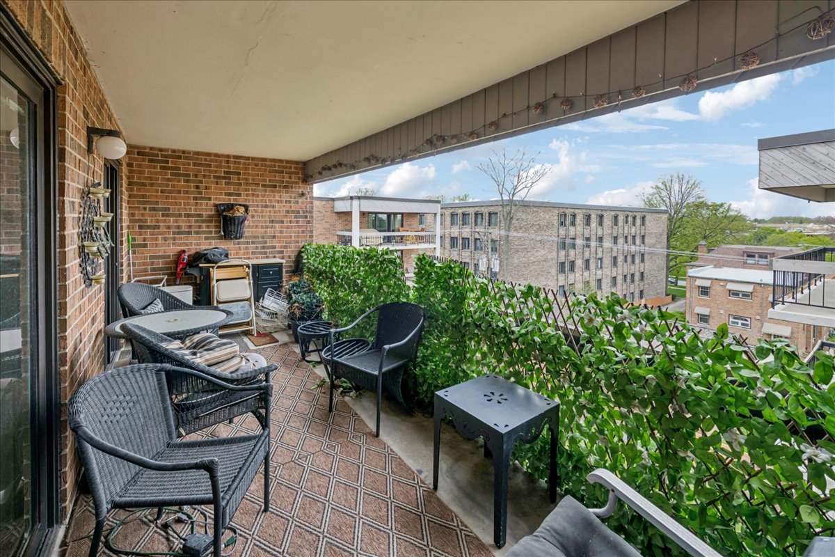 1020 N Harlem Avenue 5C