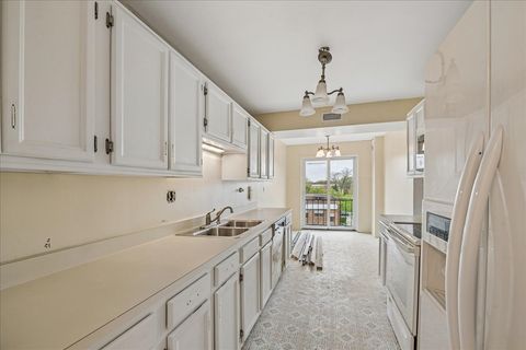 Tiny photo for 1020 N Harlem Avenue #5C, River Forest, IL 60305 (MLS # 12632430)