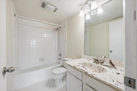 Tiny photo for 1020 N Harlem Avenue #5C, River Forest, IL 60305 (MLS # 12632430)