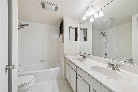 Tiny photo for 1020 N Harlem Avenue #5C, River Forest, IL 60305 (MLS # 12632430)