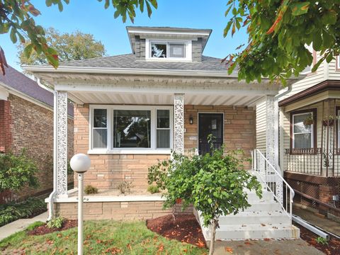Photo of 8442 S Kingston Avenue, Chicago, IL 60617 (MLS # 12477433)
