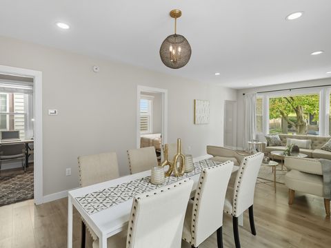 Tiny photo for 8442 S Kingston Avenue, Chicago, IL 60617 (MLS # 12477433)