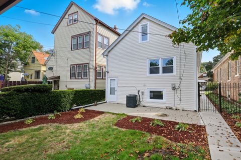 Tiny photo for 8442 S Kingston Avenue, Chicago, IL 60617 (MLS # 12477433)