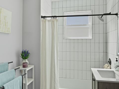 Tiny photo for 8442 S Kingston Avenue, Chicago, IL 60617 (MLS # 12477433)