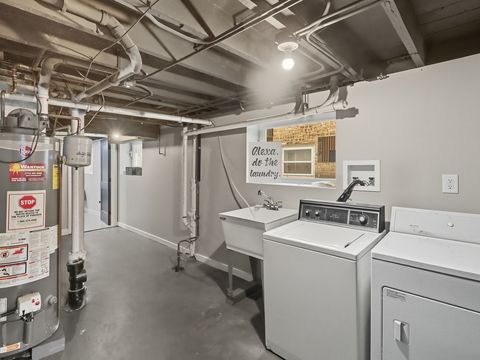 Tiny photo for 8442 S Kingston Avenue, Chicago, IL 60617 (MLS # 12477433)