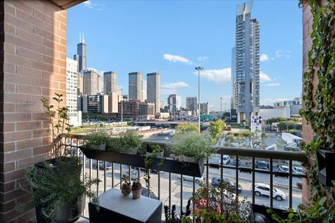 Tiny photo for 720 W RANDOLPH Street #503, Chicago, IL 60661 (MLS # 12620187)