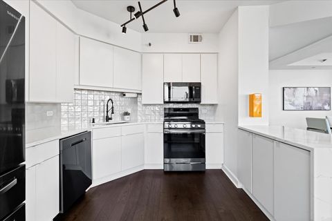 Tiny photo for 720 W RANDOLPH Street #503, Chicago, IL 60661 (MLS # 12620187)