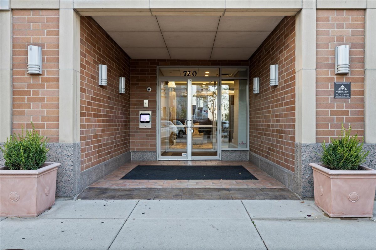 720 W RANDOLPH Street 503