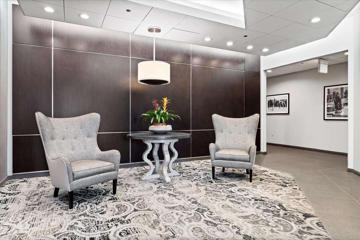 720 W RANDOLPH Street 503