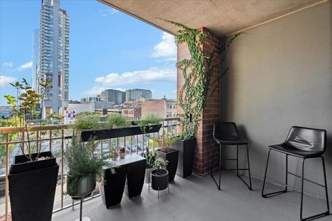Tiny photo for 720 W RANDOLPH Street #503, Chicago, IL 60661 (MLS # 12620187)