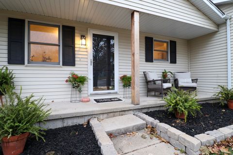 Tiny photo for 9 Timberview Drive, Bloomington, IL 61701 (MLS # 12521206)