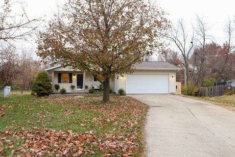 Tiny photo for 9 Timberview Drive, Bloomington, IL 61701 (MLS # 12521206)