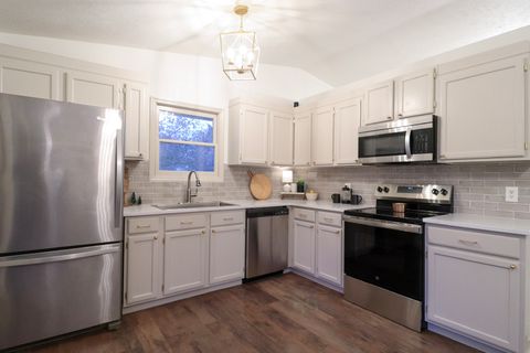 Tiny photo for 9 Timberview Drive, Bloomington, IL 61701 (MLS # 12521206)